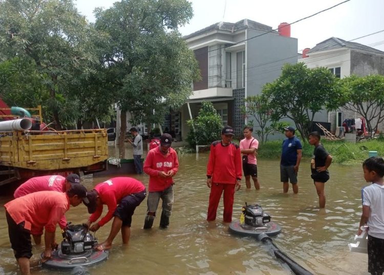 Pemkot Tangsel Turunkan Mesin Penyedot Air di Perumahan Namara Residence – Warga Berita 1 Pemkot Tangsel Turunkan Mesin Penyedot Air di Perumahan Namara Residence – Warga Berita