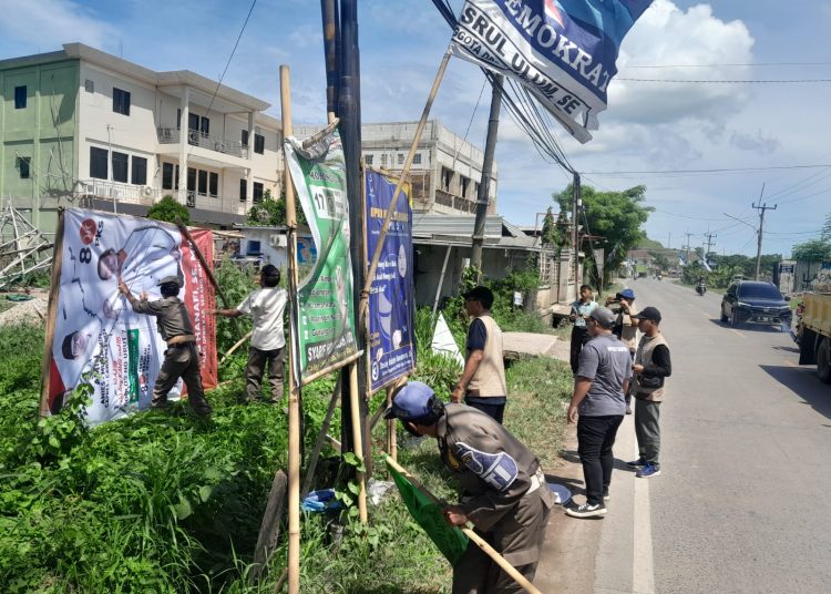 Bawaslu Kabupaten Serang Temukan Banyak Peserta Pemilu Membandel, Pasang APK di Lokasi Terlarang – Warga Berita