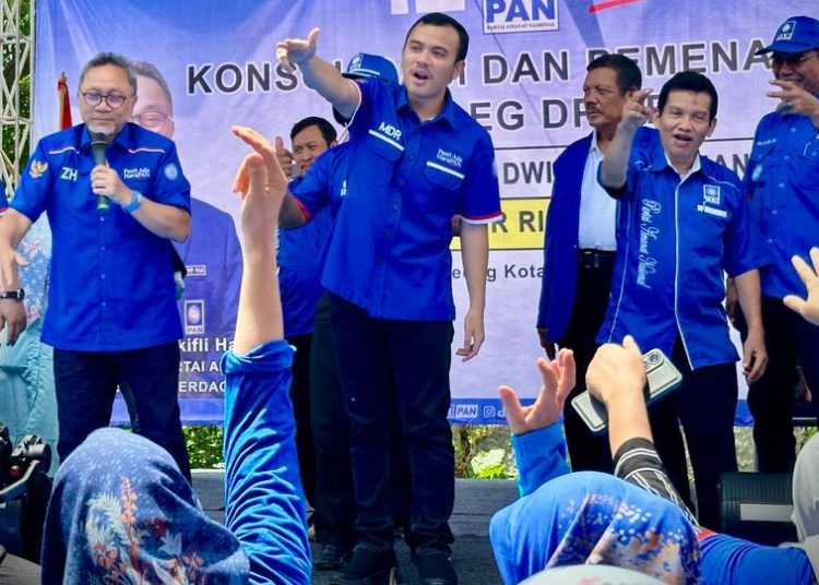 Datangi Ciledug, Zulkifli Hasan Kampanyekan PAN dan M Dwiki Ramadhani untuk DPR RI – Warga Berita