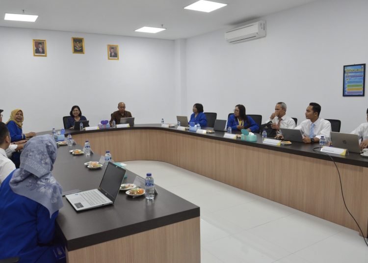 Visitasi Akreditasi PDM Udinus, Optimis Raih Nilai.... 1 Visitasi Akreditasi PDM Udinus, Optimis Raih Nilai….