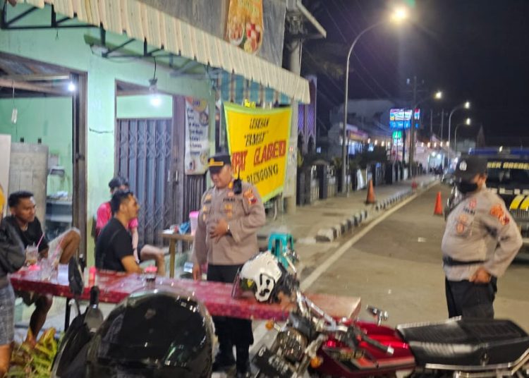 Antisipasi Kejahatan Malam Hari, Kapolsek Brebes Pimpin Patroli