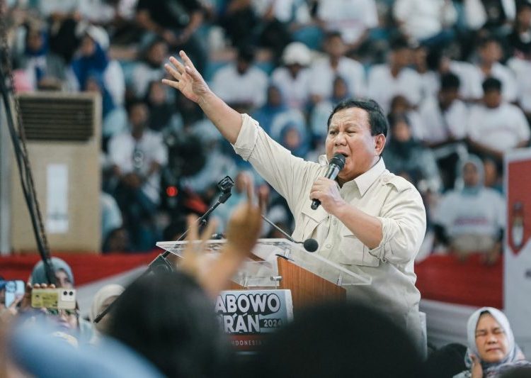 Momen Prabowo Sapa Ribuan Warga Pontianak dari Hujan hingga Cerah Lagi – Warga Berita
