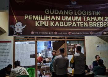Polsek Jatibarang Patroli Cek Gudang Logistik, Pastikan Keamanan Tahapan Pemilu 2024