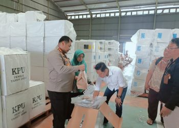 Kapolres Brebes Dan Ketua KPU Cek Gudang Logistik KPU, Pastikan Keamanan Logistik Pemilu