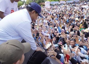 Di Hadapan Warga Subang, Prabowo Tegaskan Bakal Teruskan Program Jokowi – Warga Berita