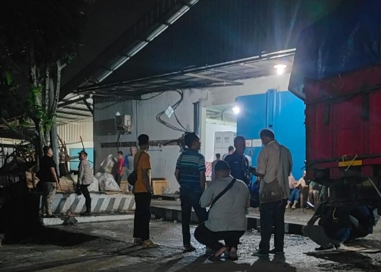 Gudang KPU Lebak Bocor, Puluhan Surat Suara Rusak – Warga Berita 1 Gudang KPU Lebak Bocor, Puluhan Surat Suara Rusak – Warga Berita