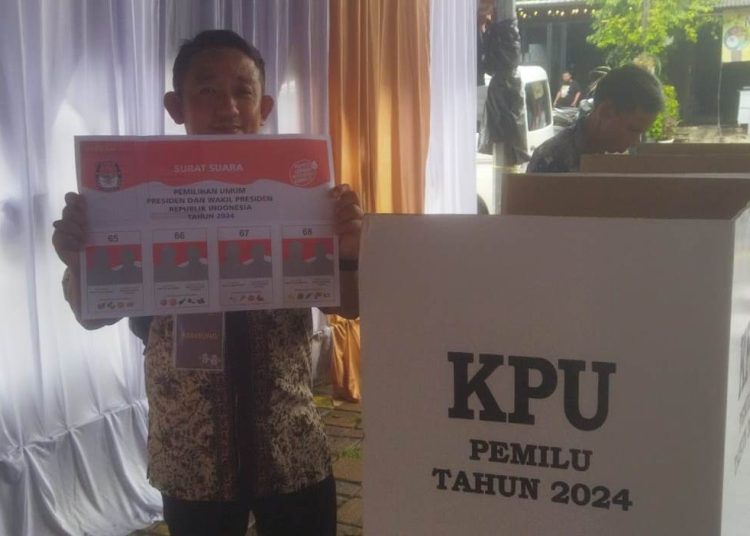Surat Suara Simulasi Tampilkan Empat Capres, Tidak Cerminkan Pendidikan Pemilu – Warga Berita 1 Surat Suara Simulasi Tampilkan Empat Capres, Tidak Cerminkan Pendidikan Pemilu – Warga Berita