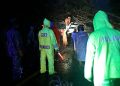 Polisi Bantu Evakusi Pohon Tumbang Di Kecamatan Tonjong