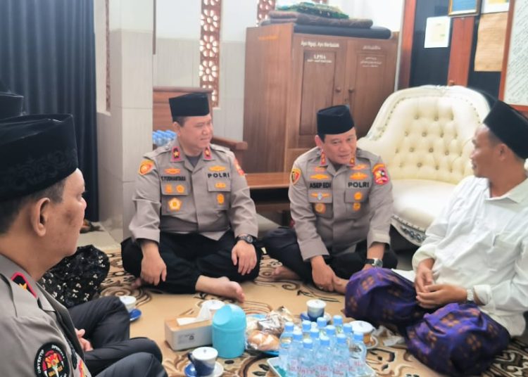 Dikunjungi Kaops NCS Polri, Gus Baha Doakan Pemilu 2024 Berlangsung Aman dan Damai 1 Dikunjungi Kaops NCS Polri, Gus Baha Doakan Pemilu 2024 Berlangsung Aman dan Damai