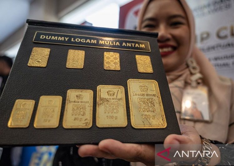 Harga emas Antam akhir pekan ini naik 1 Harga emas Antam akhir pekan ini naik