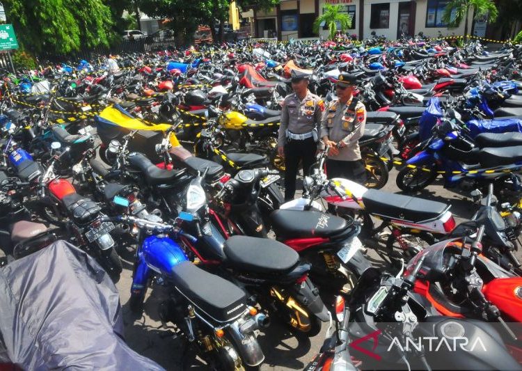 Polisi sita ratusan knalpot bising di Kudus