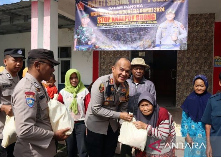 TNI-Polri gelar bakti sosial masyarakat di lereng Merapi Boyolali 1 TNI-Polri gelar bakti sosial masyarakat di lereng Merapi Boyolali