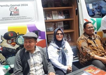 Bawaslu Luncurkan Mobil 'Pojok Pengawasan' di Deklarasi Pemilu Damai 9 Bawaslu Luncurkan Mobil ‘Pojok Pengawasan’ di Deklarasi Pemilu Damai