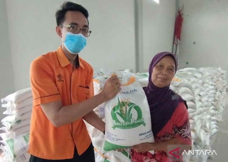 53.876 warga Kudus terima bantuan beras 10 kg