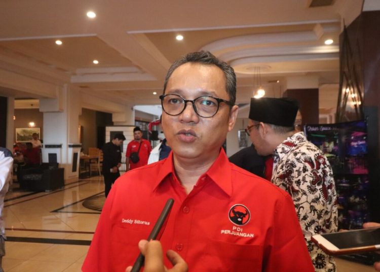 Politikus PDIP Klaim Ada Pembahasan Para Menteri Mundur dari Kabinet 1 Politikus PDIP Klaim Ada Pembahasan Para Menteri Mundur dari Kabinet