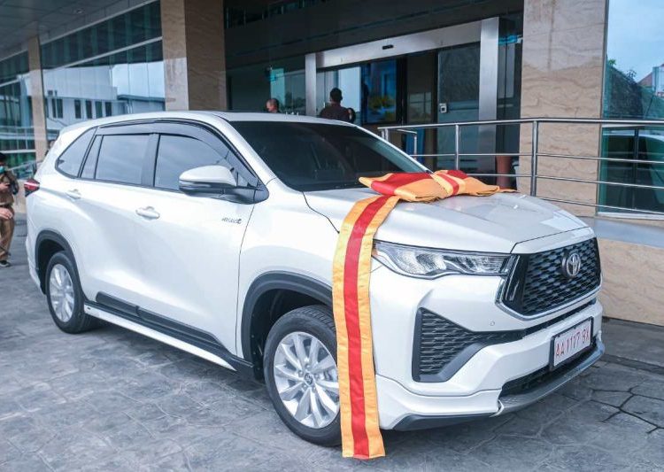 Bank Jateng hibahkan mobil operasional untuk RSUD Tidar Magelang