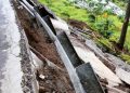 Jalan Raya Dieng Wonosobo longsor dan retak