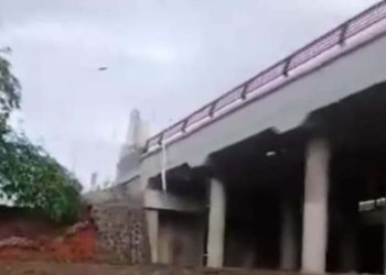 Pelaksana proyek tangani longsoran di jembatan Margasana Banyumas