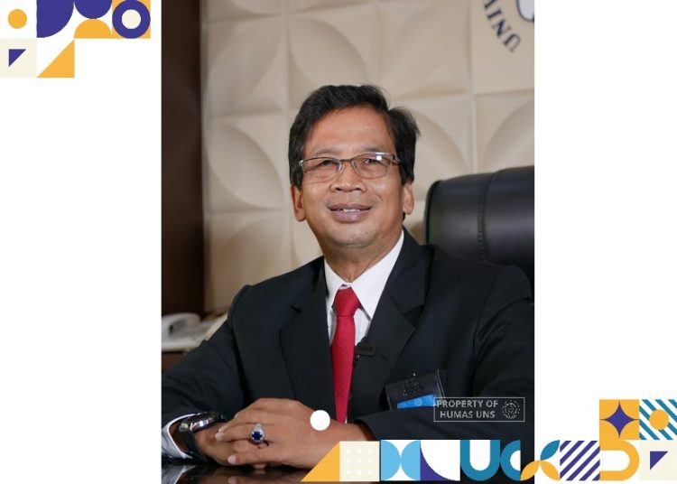 Rektor UNS Kembalikan Mandat Jabatan Sebagai Rektor Kepada Mendikbudristek 1 Rektor UNS Kembalikan Mandat Jabatan Sebagai Rektor Kepada Mendikbudristek