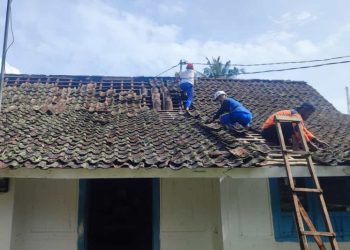 Sapuran dihajar angin puting beliung