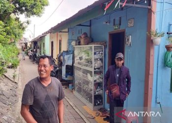 Densus 88 geledah rumah terduga teroris di Solo