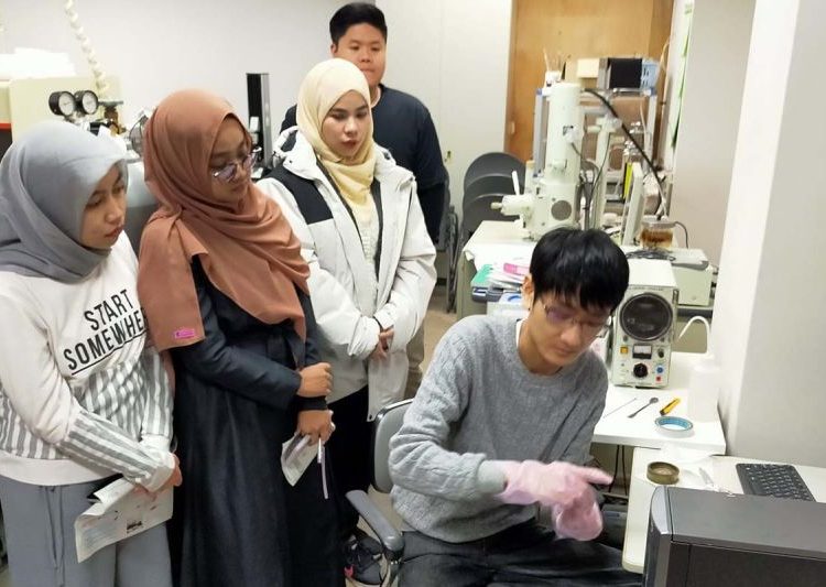 Dua mahasiswa Kimia Unsoed ikuti Sakura Exchange Program di Jepang 1 Dua mahasiswa Kimia Unsoed ikuti Sakura Exchange Program di Jepang