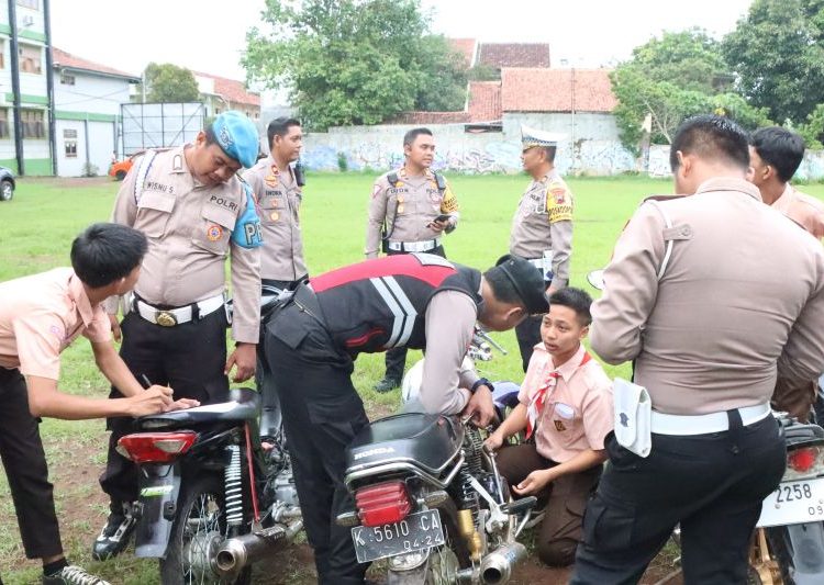 Polres Jepara razia knalpot brong di sekolah