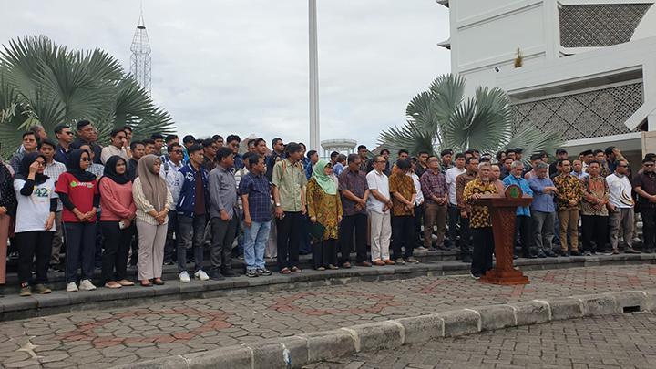 Setelah UGM, UII, UI, Unpad, Giliran UMY Kritik Keras Jokowi! Pelanggaran Etika Bernegara Makin Tak Malu-malu » Warga Berita 1 Setelah UGM, UII, UI, Unpad, Giliran UMY Kritik Keras Jokowi! Pelanggaran Etika Bernegara Makin Tak Malu-malu » Warga Berita