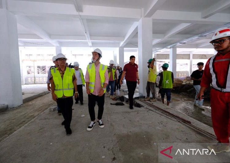 Pasar Jongke Solo dapat menampung lebih dari 1.500 pedagang 1 Pasar Jongke Solo dapat menampung lebih dari 1.500 pedagang