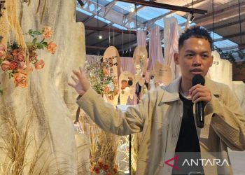 Edo Leonard rayakan tujuh tahun perjalanannya sebagai stylist