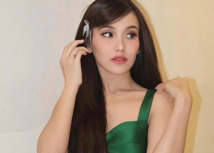 Bakal Dinikahi Perwira TNI, Ayu Ting Ting Hanya Minta Doa 1 Bakal Dinikahi Perwira TNI, Ayu Ting Ting Hanya Minta Doa