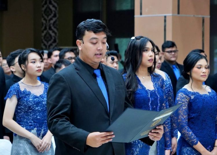FK UNS Lantik dan Ambil Sumpah 72 Dokter Baru – Universitas Sebelas Maret