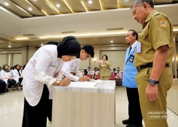 FK UNS Selenggarakan Upacara Janji Dokter Muda dan Pra Pendidikan Profesi Dokter – Universitas Sebelas Maret 1 FK UNS Selenggarakan Upacara Janji Dokter Muda dan Pra Pendidikan Profesi Dokter – Universitas Sebelas Maret