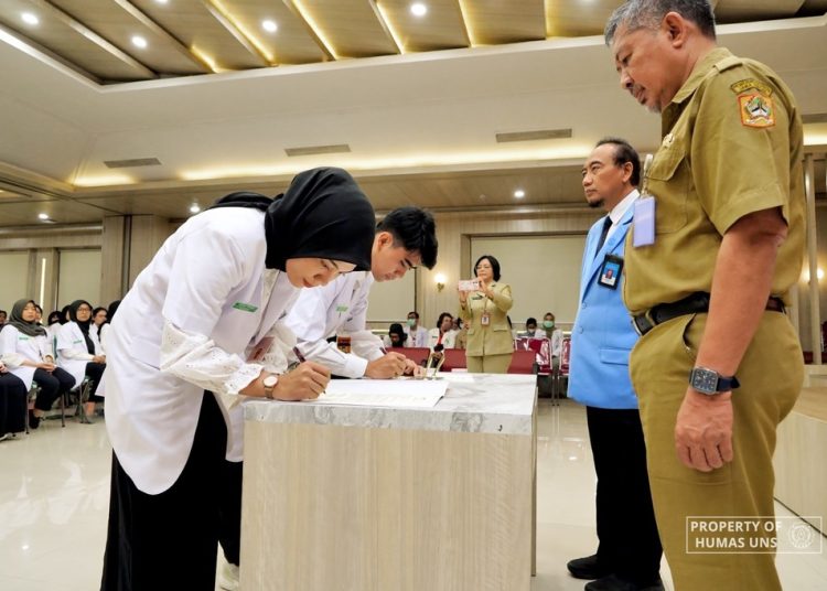 FK UNS Selenggarakan Upacara Janji Dokter Muda dan Pra Pendidikan Profesi Dokter – Universitas Sebelas Maret 1 FK UNS Selenggarakan Upacara Janji Dokter Muda dan Pra Pendidikan Profesi Dokter – Universitas Sebelas Maret