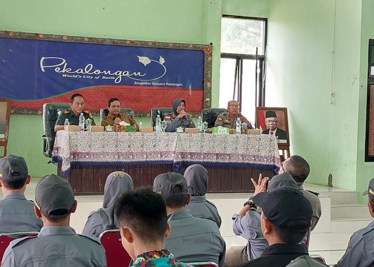 Linmas Kota Batik Siap Jadi Relawan Banjir Saat Pemilu