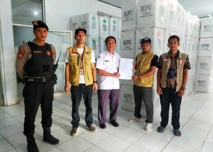 Logistik Pemilu 2024 Tiba di Cimanggu Pandeglang, Distribusi ke TPS Akses Jalan Jadi Tantangan – Warga Berita