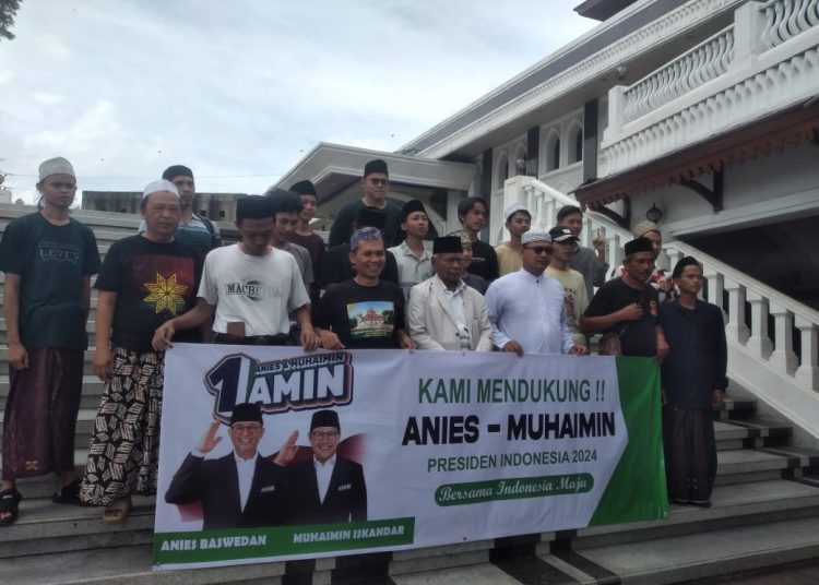Dalam Sehari Ada Dua Deklarasi  Dukungan di Ponpes Al-Istiqlaliyyah Cilongok Tangerang – Warga Berita