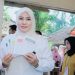 Irna Narulita Nyoblos di TPS 20 Kelurahan Cigadung – Warga Berita