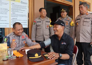 Polda Jateng terjunkan Satgas Dokkes beri Pelayanan Kesehatan pada Petugas pemungutan suara