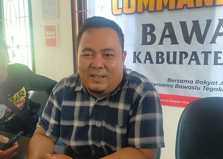 Kampanyekan Caleg, Kades Curugbadak Lebak Terancam Pidana – Warga Berita 1 Kampanyeken Caleg, Kades Curugbadak Lebak Terancam Pidana – Warga Berita