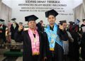 Inspiratif, ayah dan anak lulus bareng di UIN Walisongo