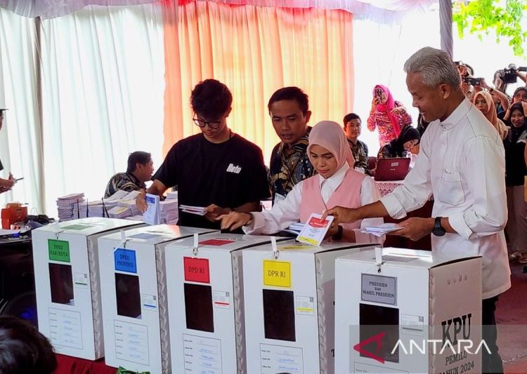 Ganjar : Saya coblos foto yang ada rambut putihnya