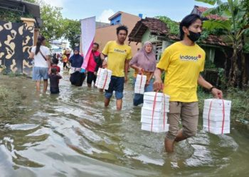 Indosat Ooredoo Hutchison bantu korban banjir di Demak