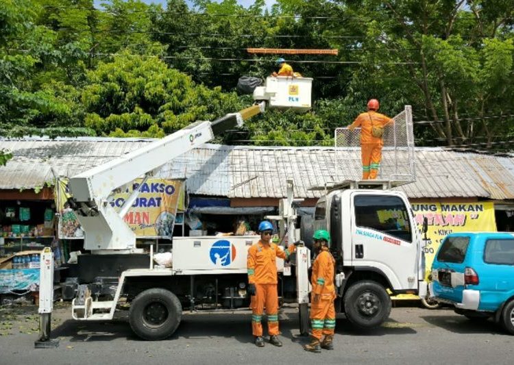 PLN Surakarta tingkatkan keandalan pasokan listrik hadapi cuaca ekstrem 1 PLN Surakarta tingkatkan keandalan pasokan listrik hadapi cuaca ekstrem