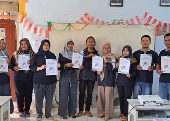 Mahasiswa KKN Undip Ajarkan Membuat Materi Pembelajaran Menarik dan Interaktif