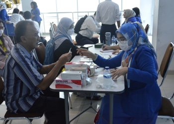 Masyarakat Pendrikan Kidul Manfaatkan Posbindu di Udinus 6 Masyarakat Pendrikan Kidul Manfaatkan Posbindu di Udinus