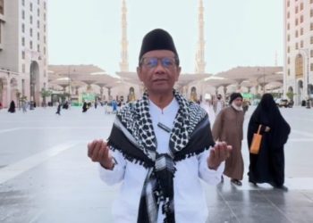 Jelang Pencoblosan, Mahfud Berdoa Untuk Indonesia Didepan Masjid Nabawi – Warga Berita 2 Jelang Pencoblosan, Mahfud Berdoa Untuk Indonesia Didepan Masjid Nabawi – Warga Berita