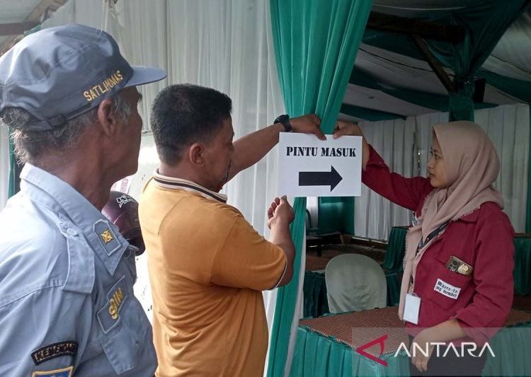 Antusiasme warga Mandirancan Banyumas dirikan TPS