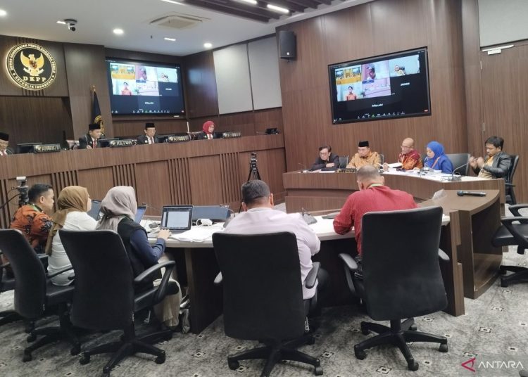 Terkait Kebocoran DPT Pemilu 2024, Seluruh Komisioner KPU Jalani Sidang Kode Etik di DKPP