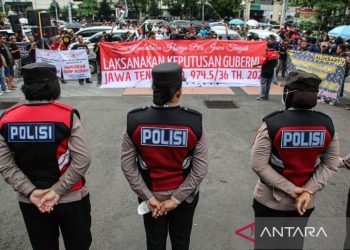 Unjuk rasa pengemudi taksi daring di Semarang 5 Unjuk rasa pengemudi taksi daring di Semarang